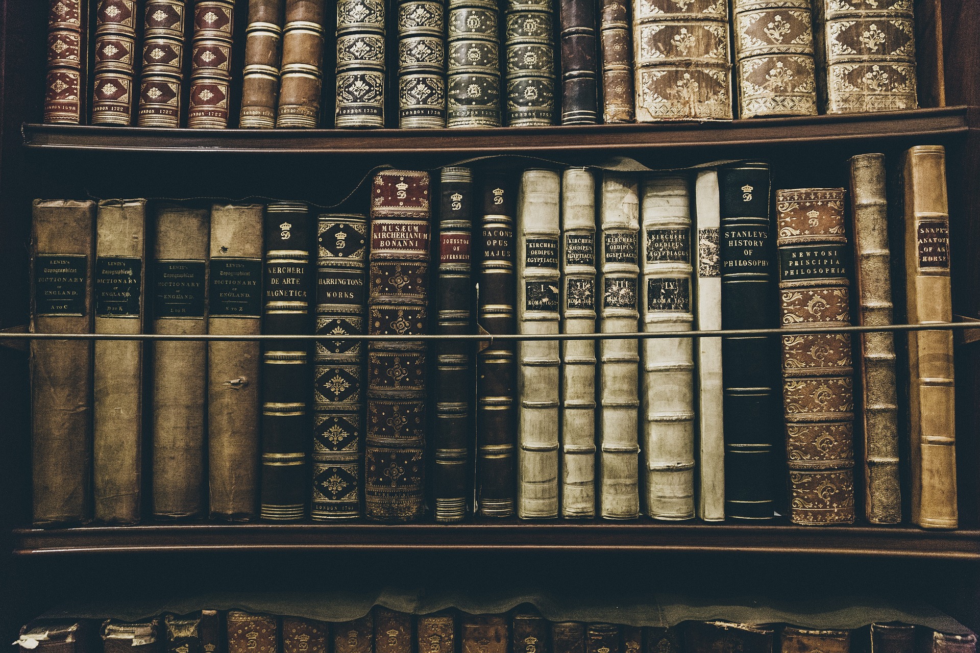 stocksnap-books-2606859_1920